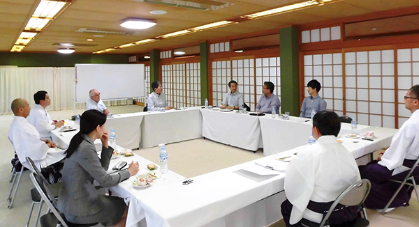 むつみ会神幸殿で開催された第197回JLC会議の様子