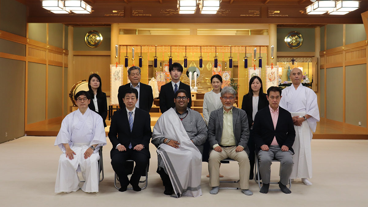 むつみ会神幸殿でのJLC記念写真