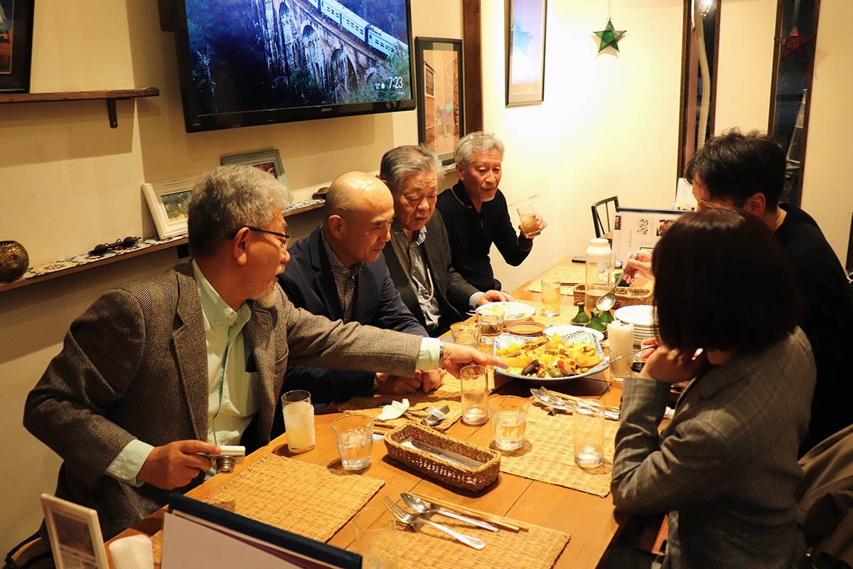  モロッコ料理で盛り上がるJLC会員諸師