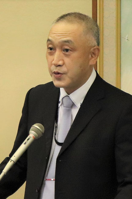 安井寛氏