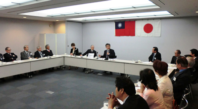 『中華民国を歴史に残す』という講題で熱弁を揮う三宅善信代表 『中華民国を歴史に残す』という講題で熱弁を揮う三宅善信代表