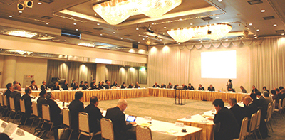 基調講演中のコルモス会議 基調講演中のコルモス会議
