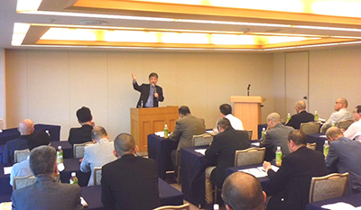 大阪府佛教会役員諸師に熱弁を揮う三宅善信代表 大阪府佛教会役員諸師に熱弁を揮う三宅善信代表