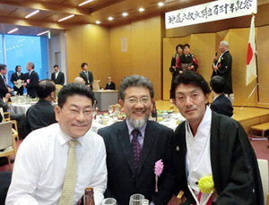 右から芳村正徳神習教教主、三宅善信代表、黒住宗道黒住教副教主 右から芳村正徳神習教教主、三宅善信代表、黒住宗道黒住教副教主