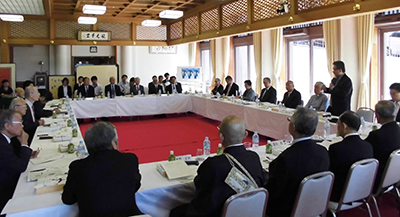 WCRP理事会で発言する三宅善信代表 WCRP理事会で発言する三宅善信代表