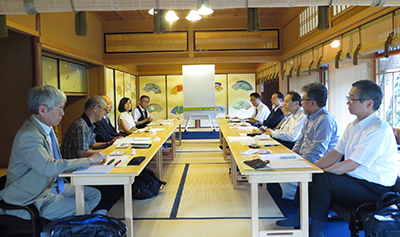 流響院で開催されたコルモス常任理事会 流響院で開催されたコルモス常任理事会