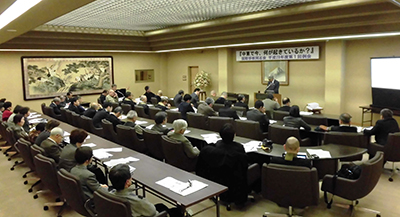 日本人には馴染みの薄い中東情勢について解りやすく講演するサミール・ヌーハ教授 日本人には馴染みの薄い中東情勢について解りやすく講演するサミール・ヌーハ教授