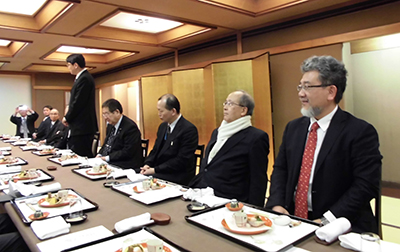 着任の挨拶をする張仁久台北駐大阪経済文化弁事処処長 着任の挨拶をする張仁久台北駐大阪経済文化弁事処処長