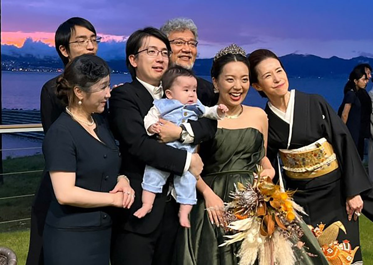 長女の婚礼で、2年ぶりに家族全員集合… 