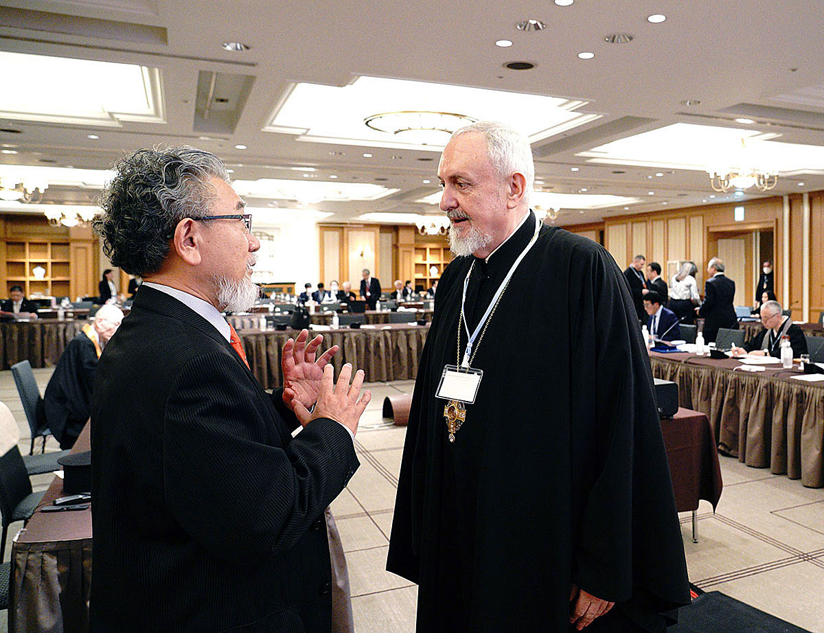  カルケドン長老府主教A・アダマキス師、WCRP国際事務総長F・カゲマ博士と三宅善信代表