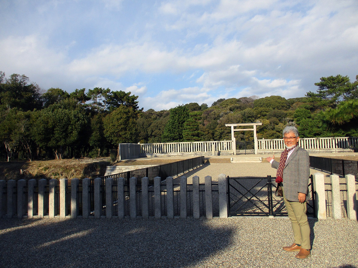 仁徳天皇陵に参拝した三宅善信師