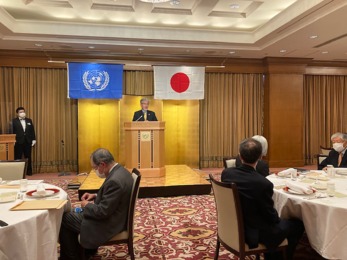 理事長として開会の挨拶を行う三宅善信代表
