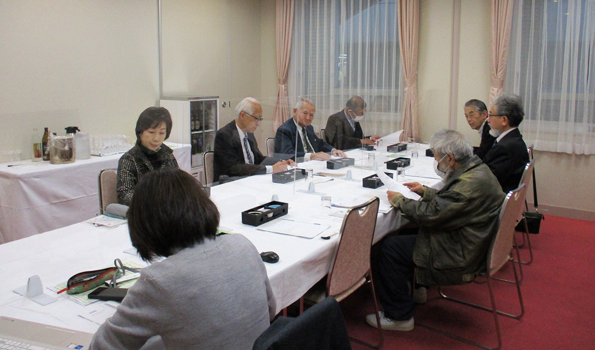 大阪ユネスコ協会理事会に出席する三宅善信代表