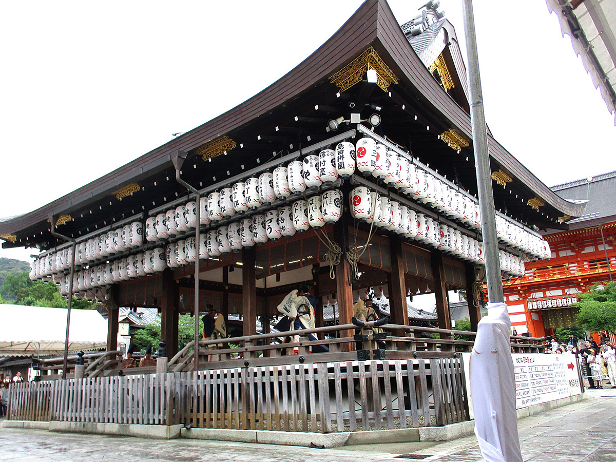 八坂神社本殿で厳修された祇園祭1050年祭の様子