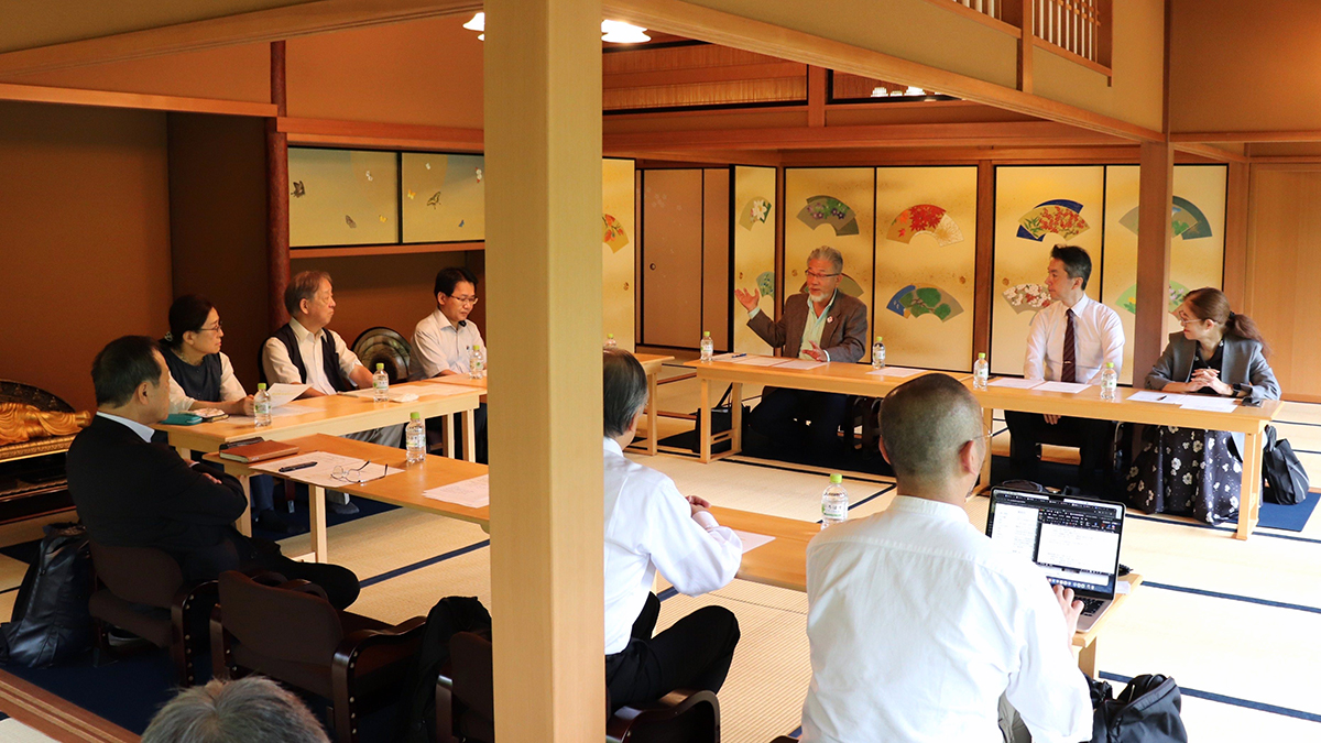 流響院で開催されたコルモス常任理事会