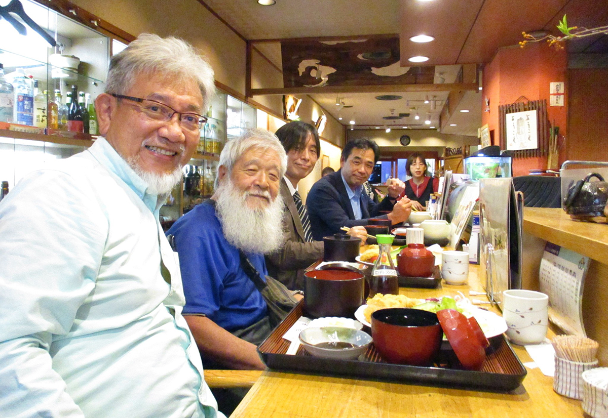 大阪ユネスコ協会の臨時理事会後のランチ風景