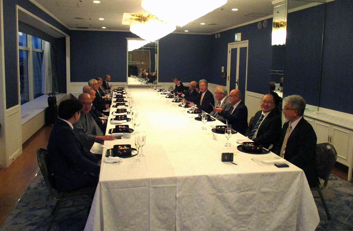  リーガロイヤルホテルで開催された国際宗教同志会2025年度納会の様子