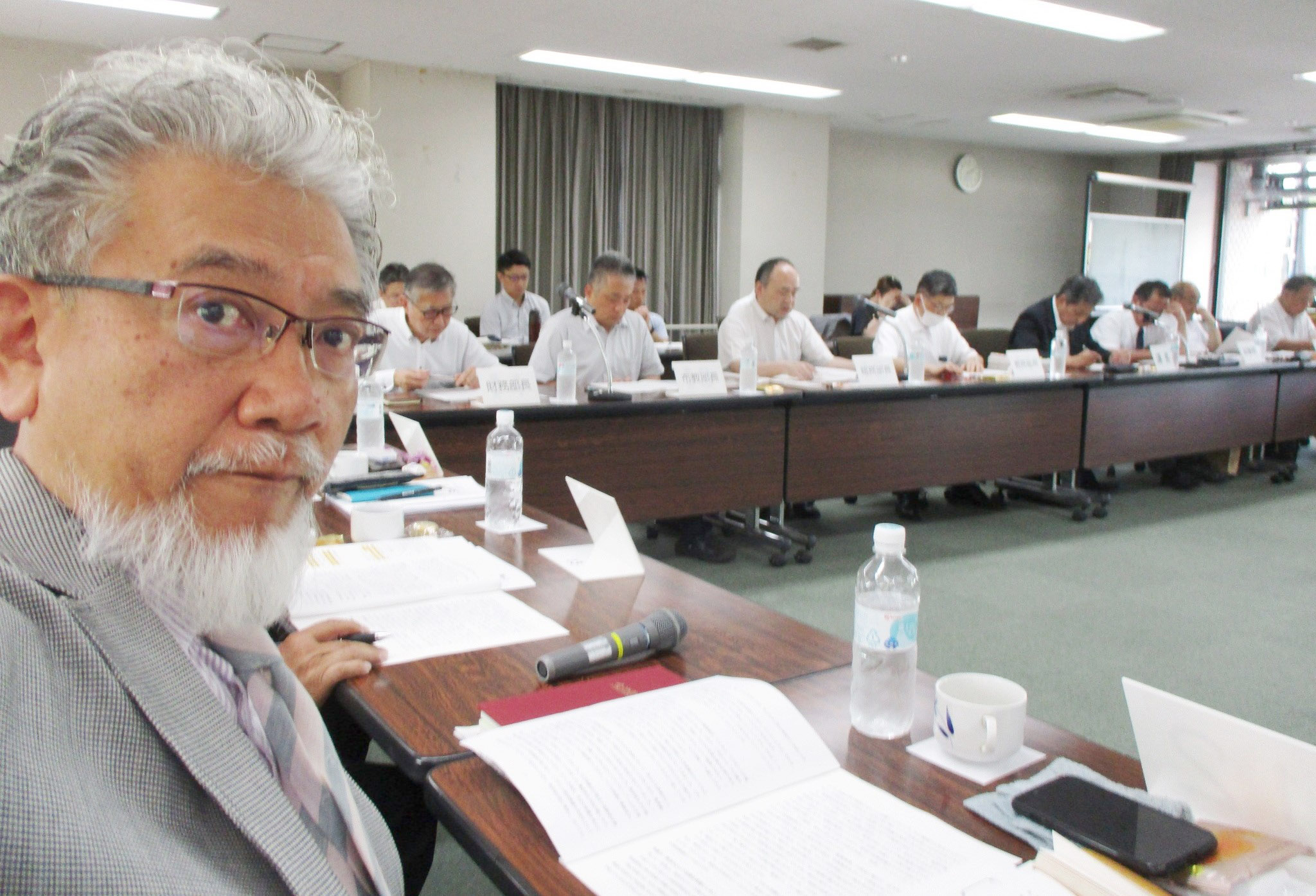 橋本内局のメンバーと教団会議員による意見交換